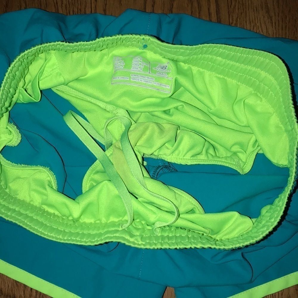 ‎Women’s New Balance Running Shorts size Small - Picture 4 of 6